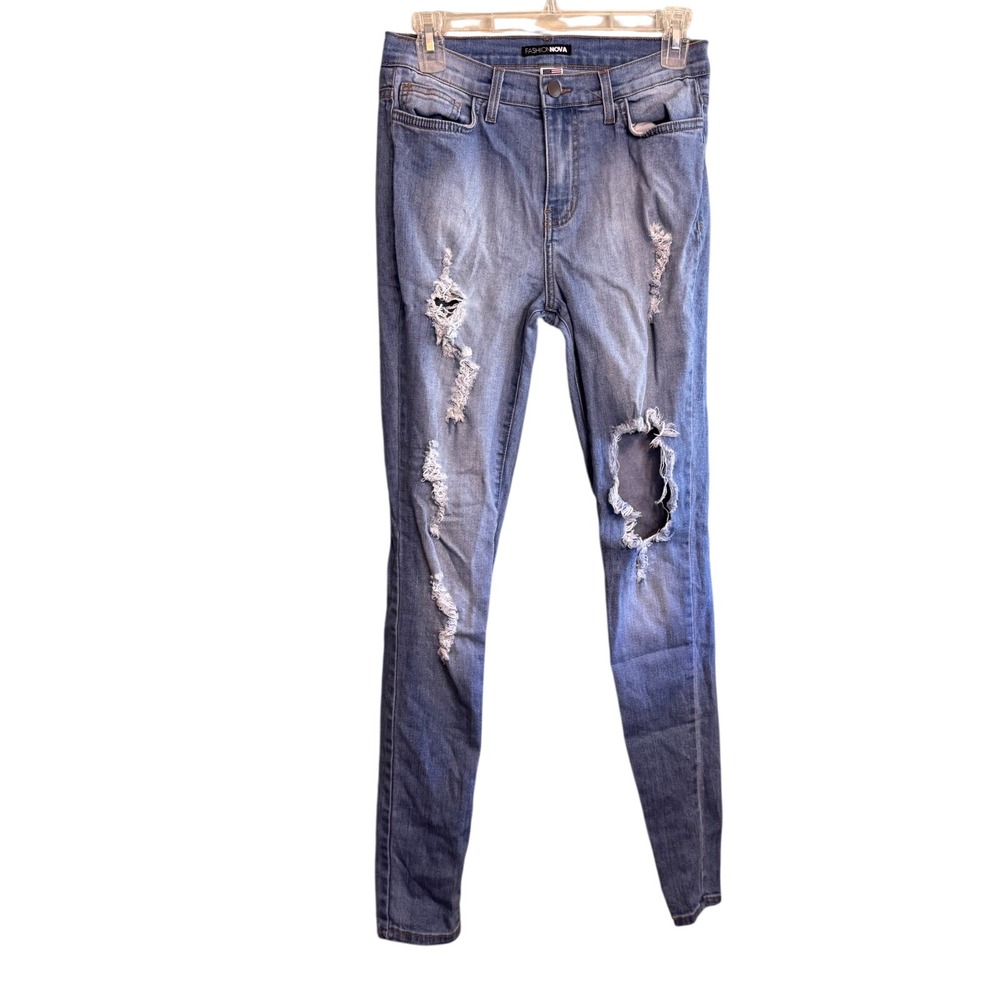 Fashion Nova Womens Distressed Jeans Light Wash‎ Ripped High Rise Size 7 27
